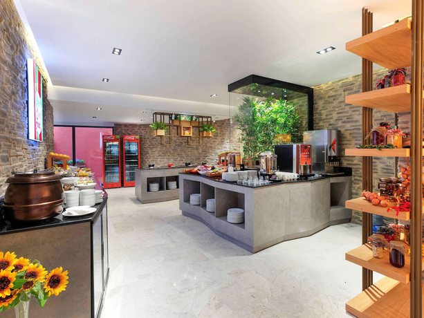 Imagen del bar/restaurante del Hotel Ibis Styles Istanbul Atasehir. Foto 3