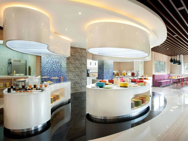 Imagen del bar/restaurante del Hotel Ibis Styles Jakarta Airport. Foto 6