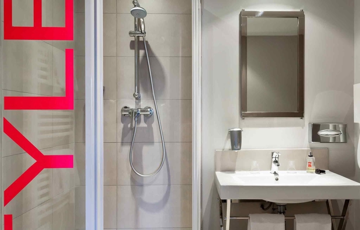 Imagen de la habitación del Hotel Ibis Styles Juan Les Pins. Foto 8