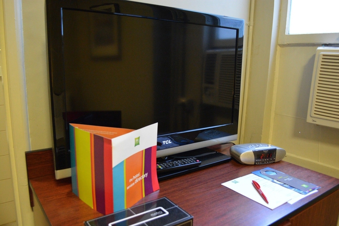 Imagen de los interiores del Hotel Ibis Styles Kingsgate. Foto 13