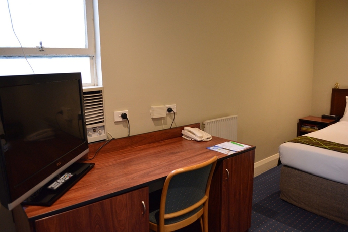 Imagen de los interiores del Hotel Ibis Styles Kingsgate. Foto 15