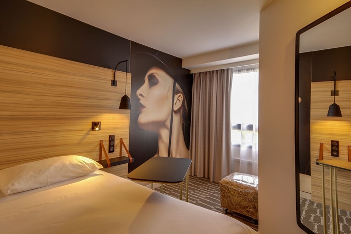 Imagen de la habitación del Hotel Ibis Styles Laval Centre Gare. Foto 6