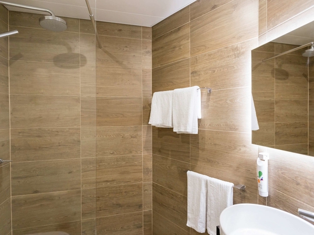 Imagen de la habitación del Hotel Ibis Styles Lisboa Centro Marquês De Pombal. Foto 5