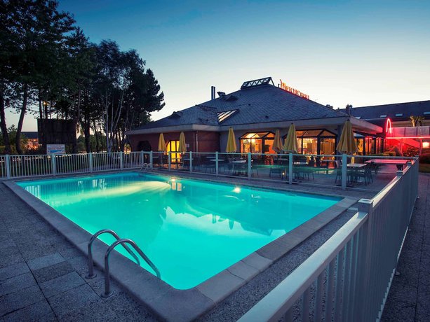 Imagen de la piscina del Hotel Ibis Styles Lisieux Normandie. Foto 20