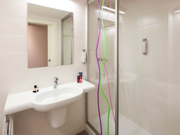 Imagen de la habitación del Hotel Ibis Styles Lleida Torrefarrera. Foto 6