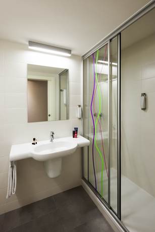 Imagen de la habitación del Hotel Ibis Styles Lleida Torrefarrera. Foto 17