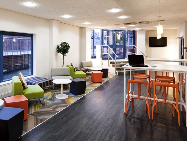 Imagen de los interiores del Hotel Ibis Styles London Excel. Foto 15