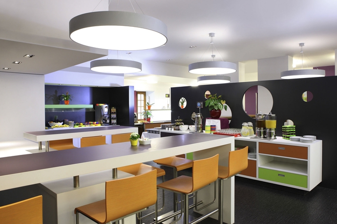 Imagen del bar/restaurante del Hotel Ibis Styles Luzern. Foto 5