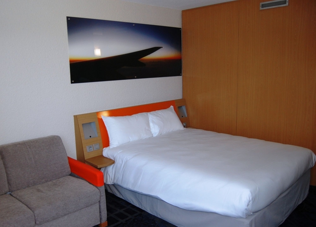 Imagen de la habitación del Hotel Ibis Styles Marseille Provence Aéroport. Foto 8