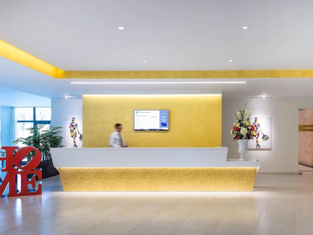 Imagen de los interiores del Hotel Ibis Styles Milano Est Settala. Foto 17