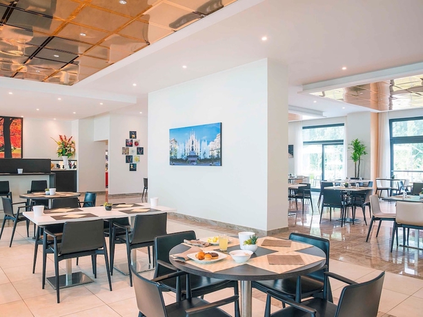 Imagen del bar/restaurante del Hotel Ibis Styles Milano Est Settala. Foto 2
