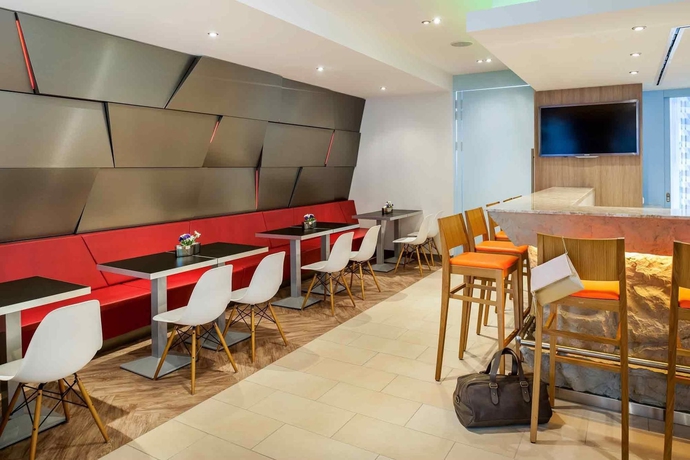 Imagen del bar/restaurante del Hotel Ibis Styles München Ost Messe. Foto 8