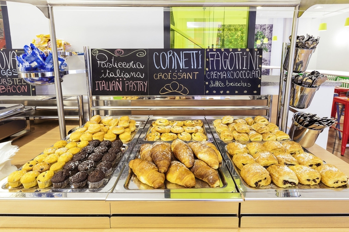 Imagen del bar/restaurante del Hotel Ibis Styles Napoli Garibaldi. Foto 6