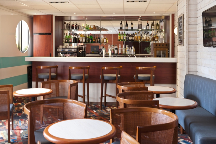 Imagen del bar/restaurante del Hotel Ibis Styles Nice Cap 3000 Aeroport. Foto 4