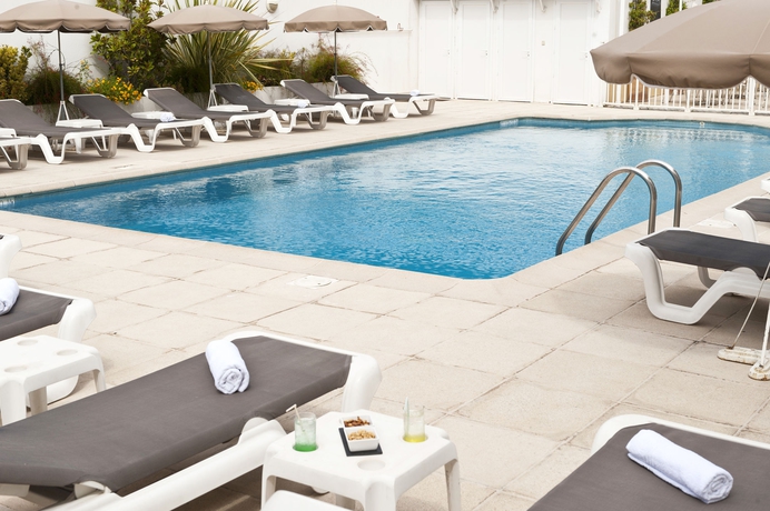 Imagen de la piscina del Hotel Ibis Styles Nice Cap 3000 Aeroport. Foto 13