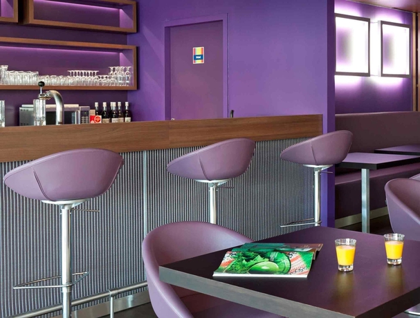 Imagen del bar/restaurante del Hotel Ibis Styles Nimes Gare Centre. Foto 8