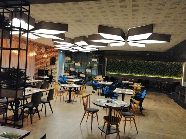 Imagen del bar/restaurante del Hotel Ibis Styles Nowy Targ. Foto 2