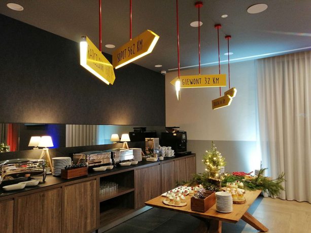 Imagen del bar/restaurante del Hotel Ibis Styles Nowy Targ. Foto 3