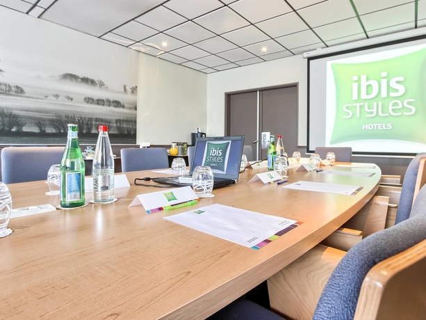Imagen de los interiores del Hotel Ibis Styles Paris Roissy CDG. Foto 11