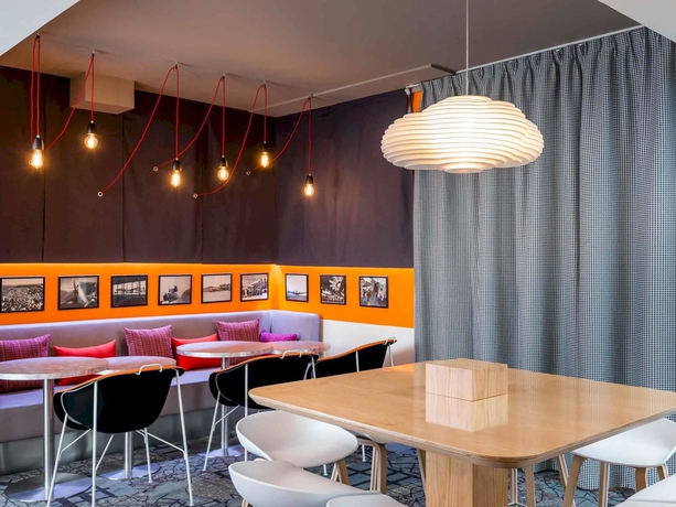 Imagen del bar/restaurante del Hotel Ibis Styles Paris Velizy. Foto 5