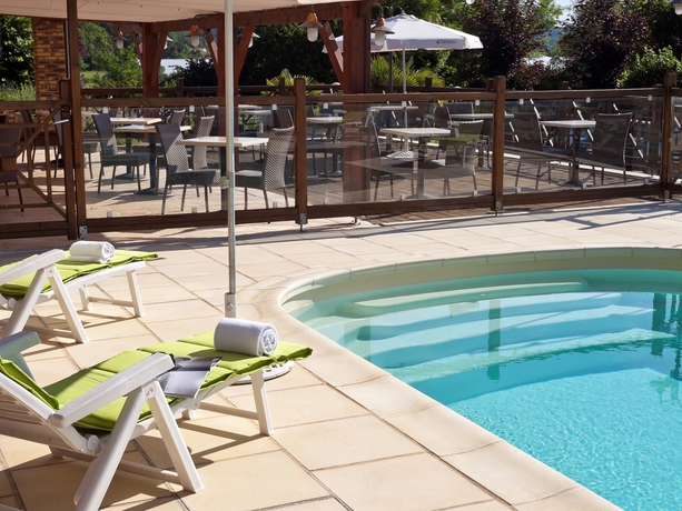 Imagen de la piscina del Hotel Ibis Styles Perigueux Trelissac. Foto 17