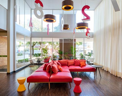 Imagen de los interiores del Hotel Ibis Styles Piracicaba. Foto 13