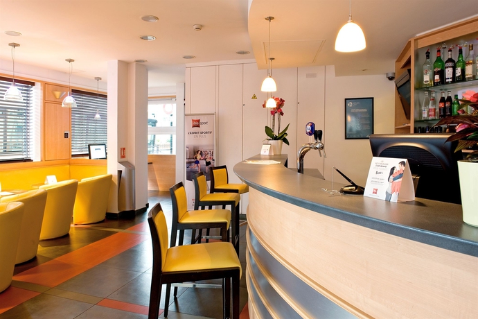 Imagen del bar/restaurante del Hotel Ibis Styles Poissy. Foto 6