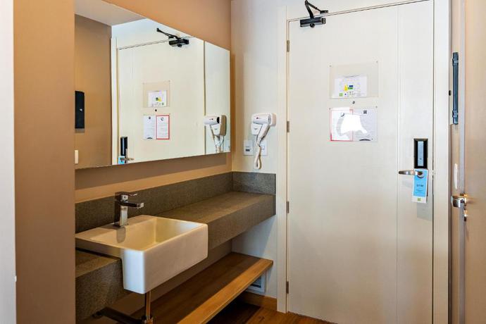 Imagen de la habitación del Hotel Ibis Styles Porto Alegre Moinhos de Vento. Foto 4