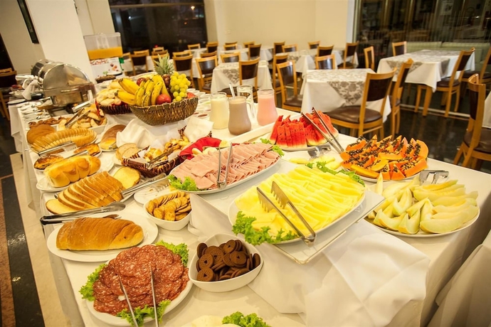 Imagen del bar/restaurante del Hotel Ibis Styles Presidente Prudente Portal D'oeste. Foto 6