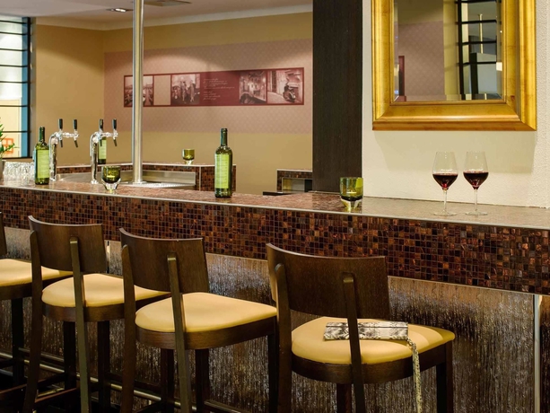 Imagen del bar/restaurante del Hotel Ibis Styles Regensburg. Foto 7