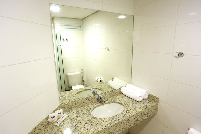 Imagen del bar/restaurante del Hotel Ibis Styles Ribeir&atilde;o Preto Braz Olaia. Foto 2