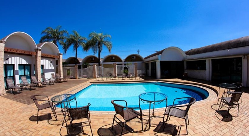 Imagen de la piscina del Hotel Ibis Styles Rio Preto Monte L&iacute;bano. Foto 14