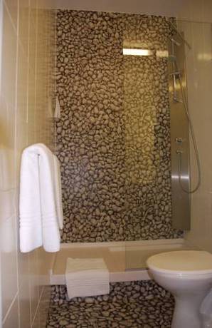 Imagen de la habitación del Hotel Ibis Styles Roanne Centre Gare. Foto 13