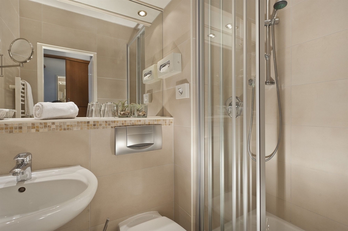 Imagen de la habitación del Hotel Ibis Styles Rosenheim. Foto 9