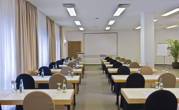Imagen de los interiores del Hotel Ibis Styles Rosenheim. Foto 15