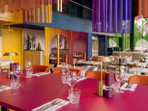 Imagen del bar/restaurante del Hotel Ibis Styles Rotterdam Ahoy. Foto 3