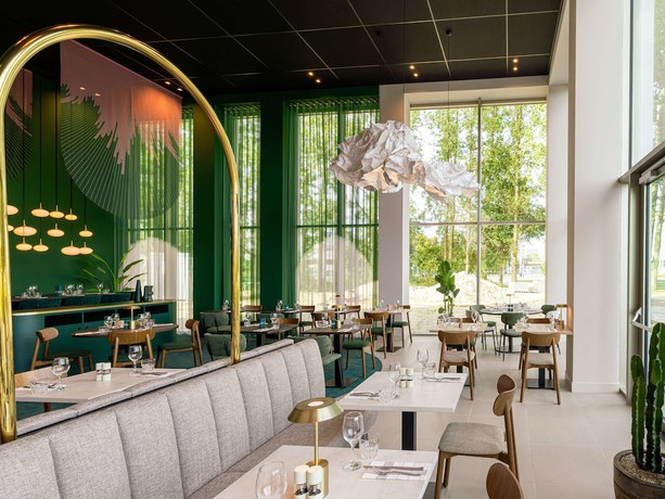 Imagen del bar/restaurante del Hotel Ibis Styles Rotterdam Ahoy. Foto 7