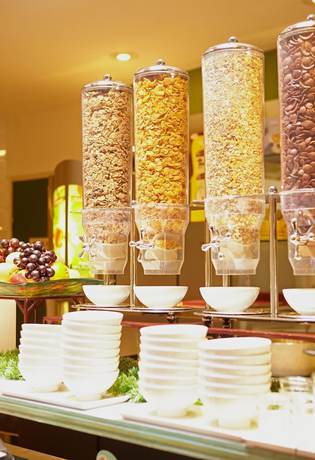 Imagen del bar/restaurante del Hotel Ibis Styles Saint Étienne Gare Châteaucreux. Foto 2