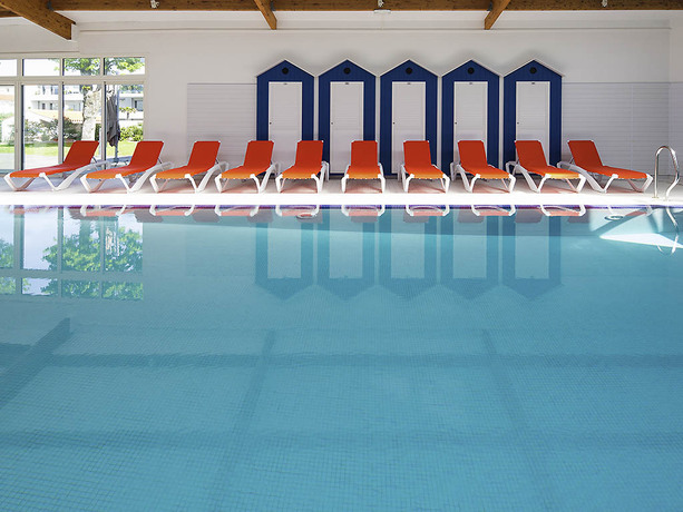 Imagen de la piscina del Hotel Ibis Styles Saint Gilles Croix De Vie. Foto 9
