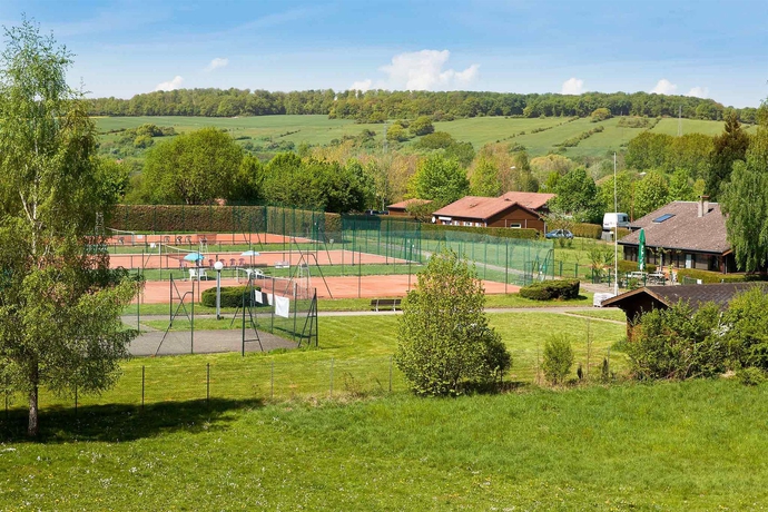 Imagen de los exteriores del Hotel Ibis Styles Sarrebourg. Foto 12