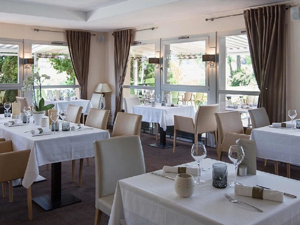 Imagen del bar/restaurante del Hotel Ibis Styles Sarrebourg. Foto 5