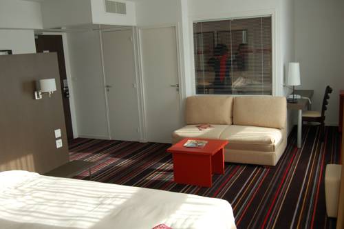 Imagen de la habitación del Hotel Ibis Styles Segre. Foto 12