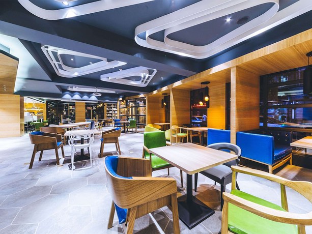 Imagen del bar/restaurante del Hotel Ibis Styles Shanghai Qingpu Sports Center Hotel. Foto 2