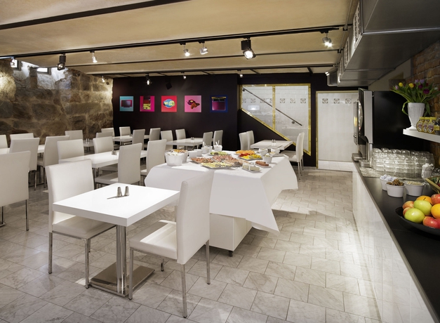 Imagen del bar/restaurante del Hotel Ibis Styles Stockholm Odenplan. Foto 5