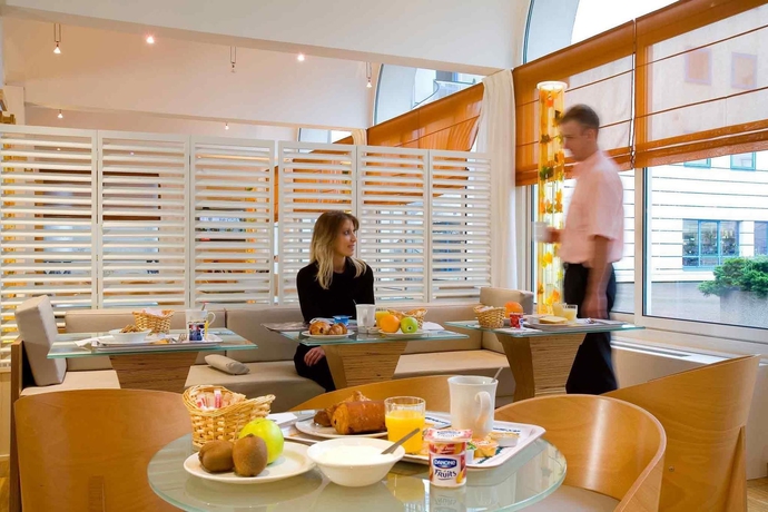 Imagen del bar/restaurante del Hotel Ibis Styles Strasbourg Stade De La Meinau. Foto 4