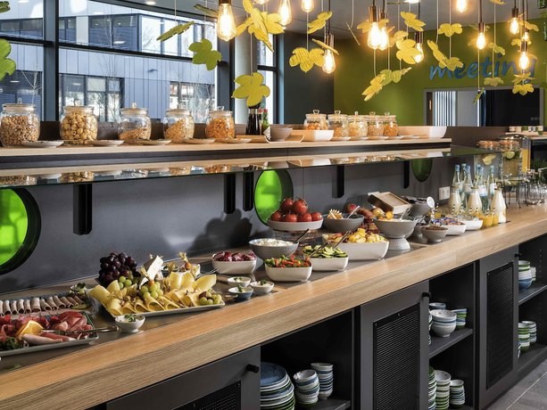 Imagen del bar/restaurante del Hotel Ibis Styles Stuttgart Vaihingen. Foto 6