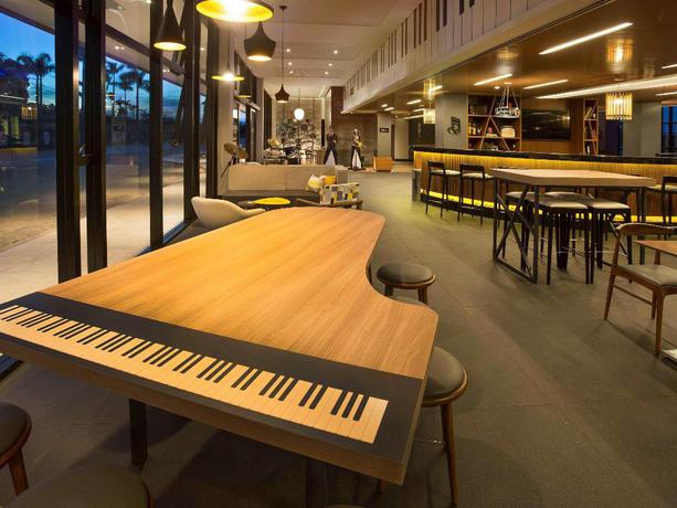Imagen del bar/restaurante del Hotel Ibis Styles Taubate. Foto 9