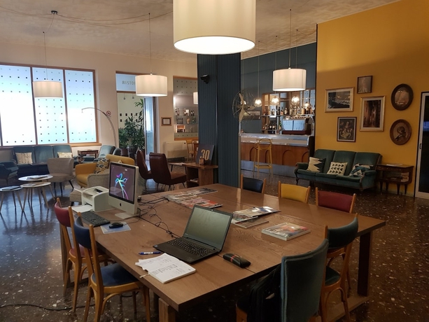 Imagen de los interiores del Hotel Ibis Styles Trani. Foto 19