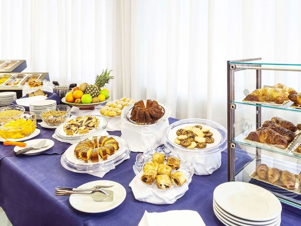 Imagen del bar/restaurante del Hotel Ibis Styles Trani. Foto 3