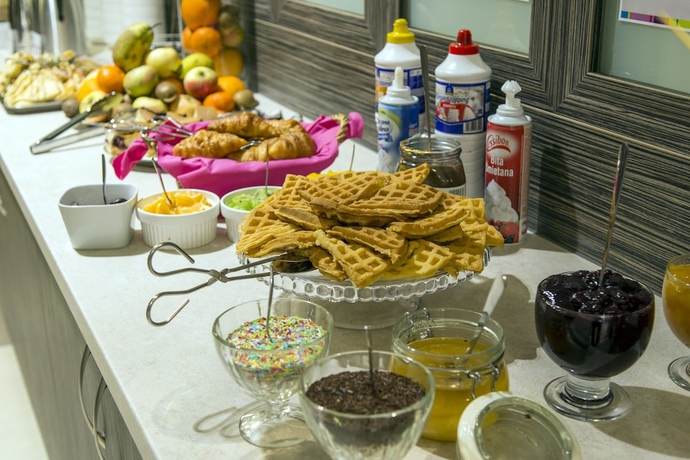 Imagen del bar/restaurante del Hotel Ibis Styles Walbrzych. Foto 3